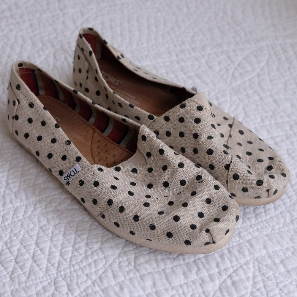 Toms classic natural burlap black polka dot
